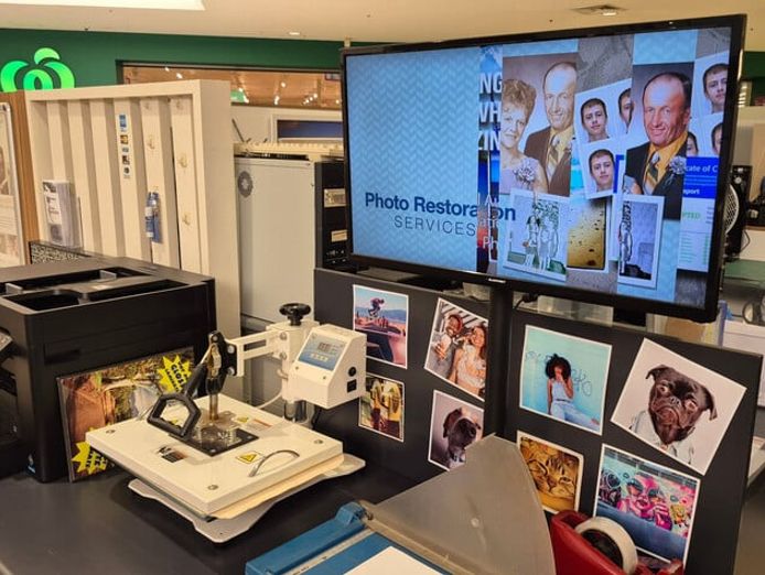 busy-photographic-shop-in-popular-shopping-centre-3