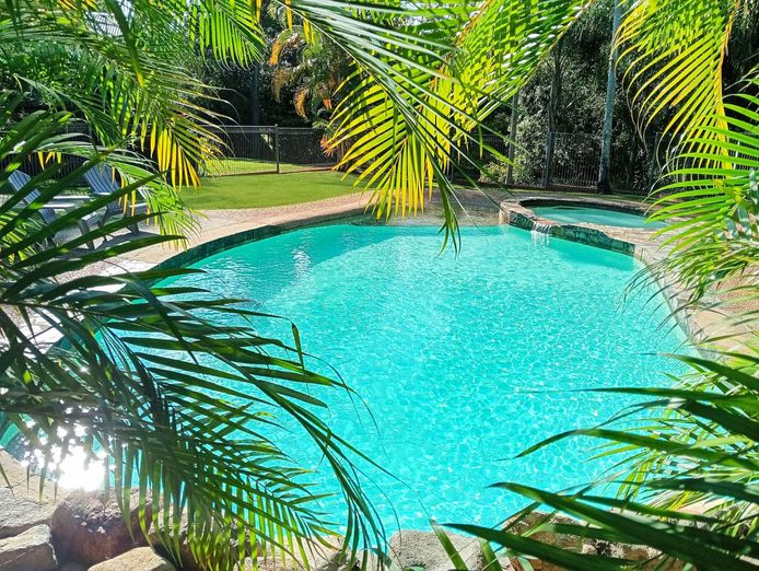 award-winning-accommodation-with-freehold-2-94-acres-in-prime-location-5