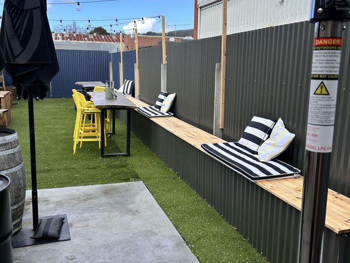 irish-bar-amp-restaurant-with-strong-following-walk-in-opportunity-0