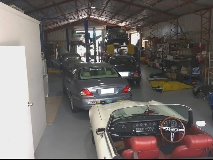 prestige-automotive-workshop-jaguar-specialist-established-client-base-wiwo-3