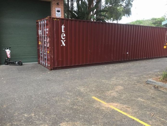 import-wholesale-of-fibreglass-planters-2