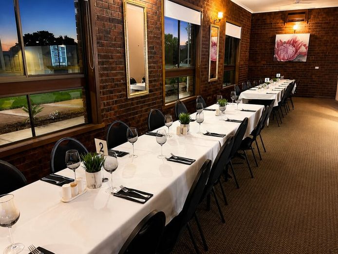 freehold-motel-amp-restaurant-investment-with-long-term-lease-8