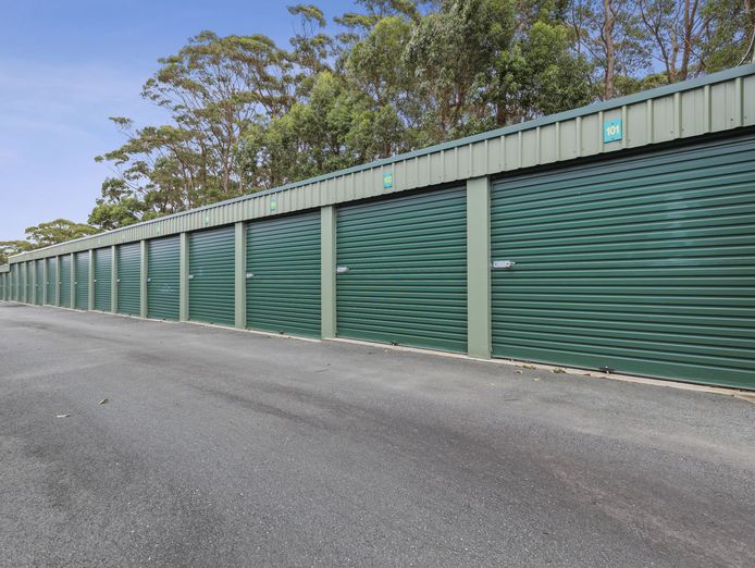 freehold-property-4-075m-amp-leasehold-business-390-000-3