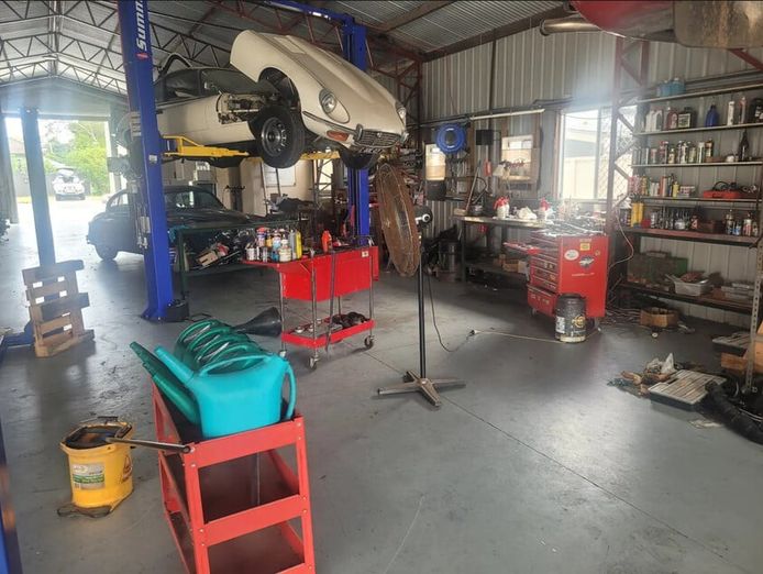 prestige-automotive-workshop-jaguar-specialist-established-client-base-wiwo-4