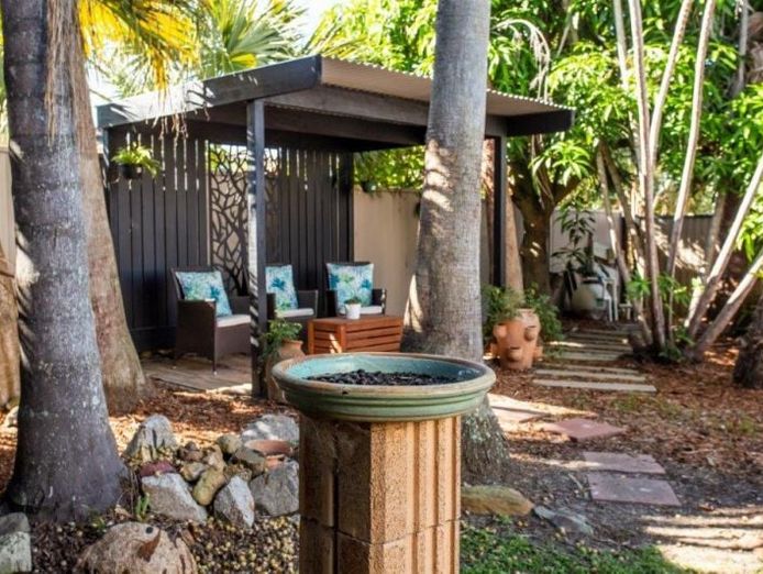 profitable-seaside-bed-amp-breakfast-freehold-investment-in-redcliffe-3