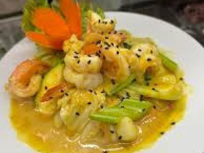 thriving-thai-restaurant-in-prime-beachfront-location-with-2-br-residence-5