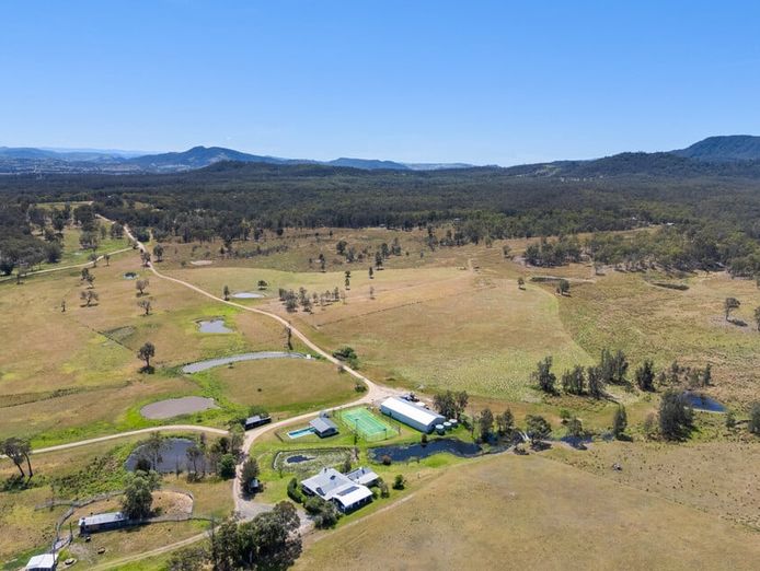 rare-wiwo-rural-amp-earthmoving-opportunity-265-acres-machinery-6
