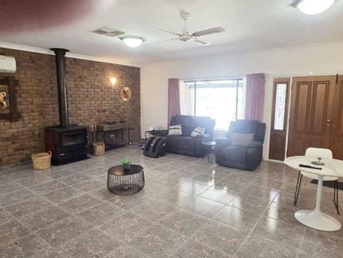 renowned-aboriginal-art-gallery-amp-collection-rare-opportunity-9