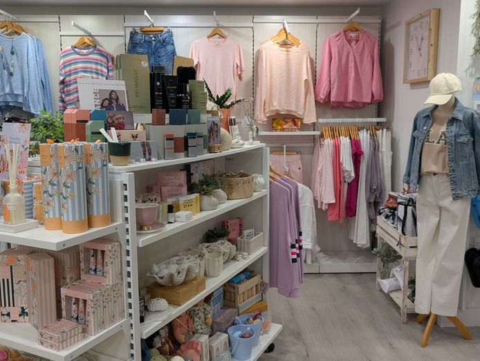 coastal-fashion-boutique-amp-giftware-business-in-kingscliff-3