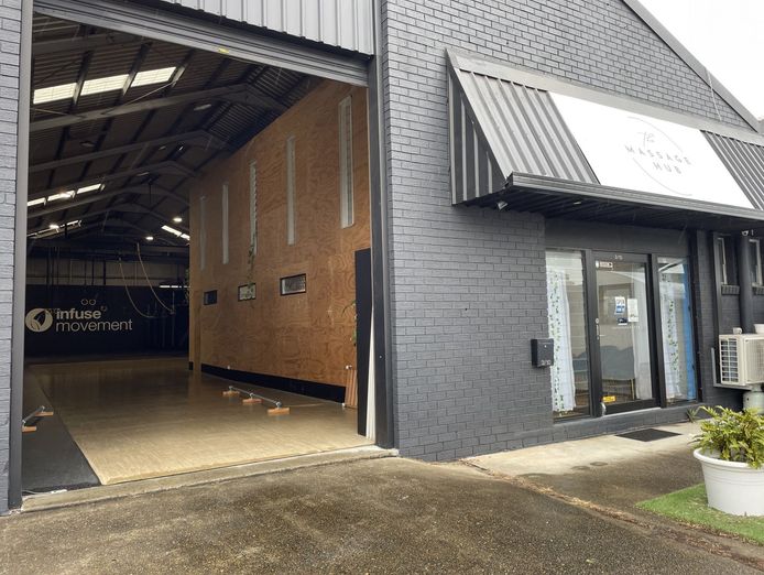 the-massage-hub-with-luxury-clinic-space-3