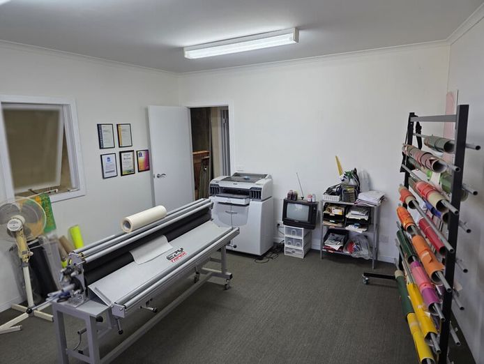 turnkey-screen-printing-amp-signage-production-facility-4