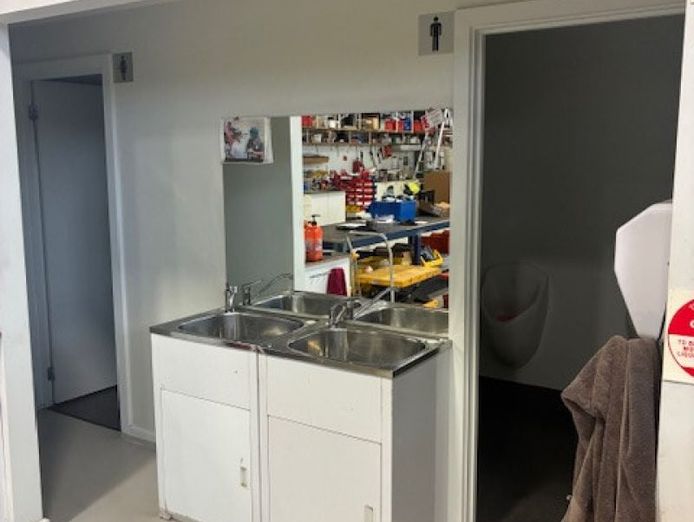 gooseneck-and-fifth-wheel-business-for-sale-5