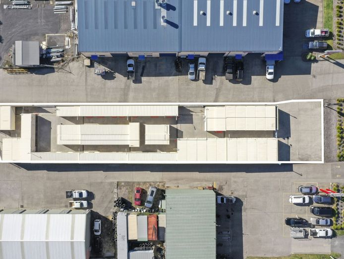 freehold-property-4-075m-amp-leasehold-business-390-000-7