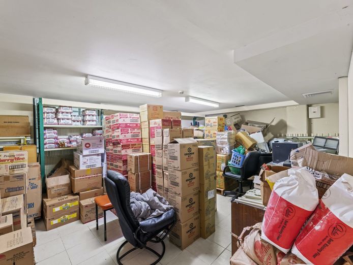 established-supermarket-amp-freehold-premises-prime-dee-why-location-9