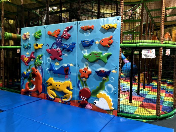 lollipops-playland-and-cafe-springwood-indoor-playcentre-playground-3