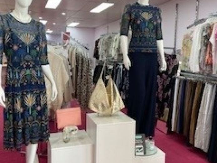 thriving-fashion-boutique-a-community-focused-social-hub-1