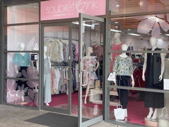 thriving-fashion-boutique-a-community-focused-social-hub-0