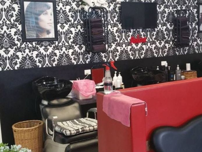 thriving-hair-salon-20-years-of-success-prime-sunshine-coast-location-2