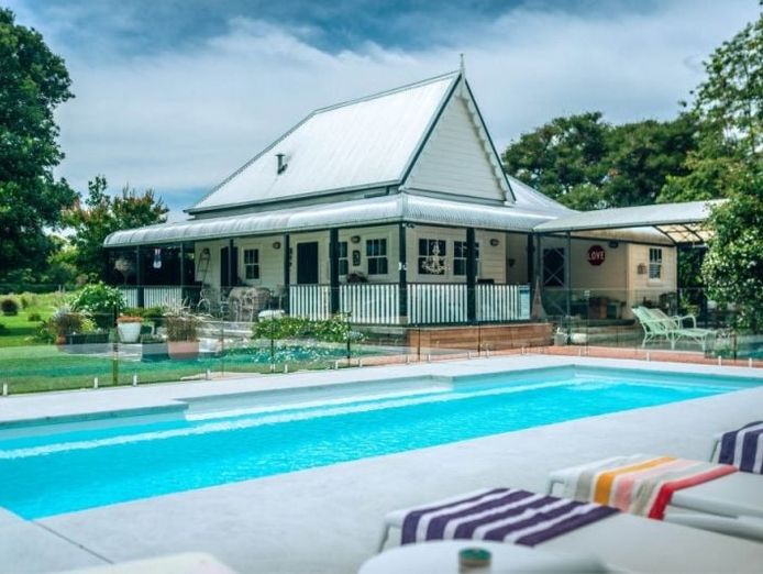 narellan-pools-franchise-wollondilly-award-winning-business-1