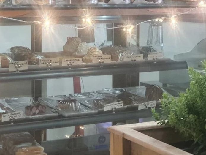 established-cafe-restaurant-strong-local-following-amp-proven-performance-7