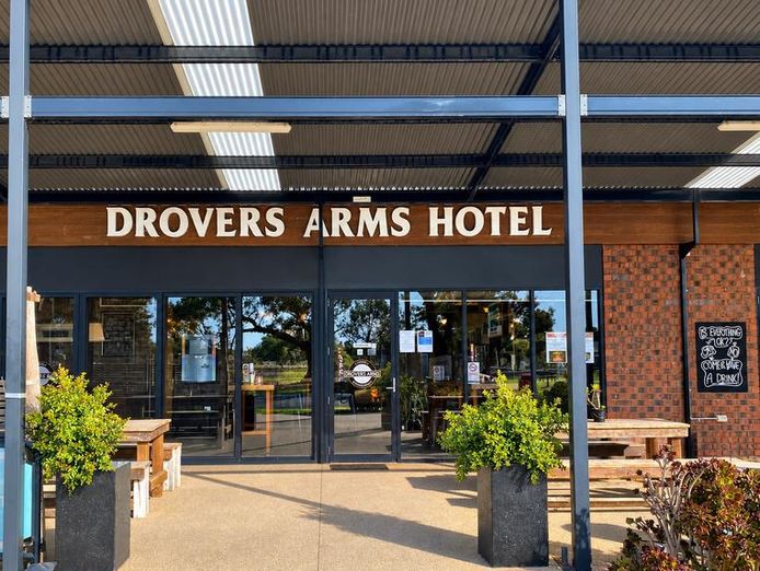 drovers-arms-hotel-freehold-amp-going-concern-goornong-2