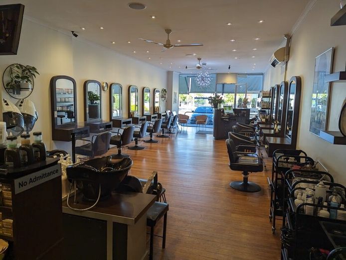 spacious-hair-salon-with-beauty-room-in-prime-doncaster-east-location-0
