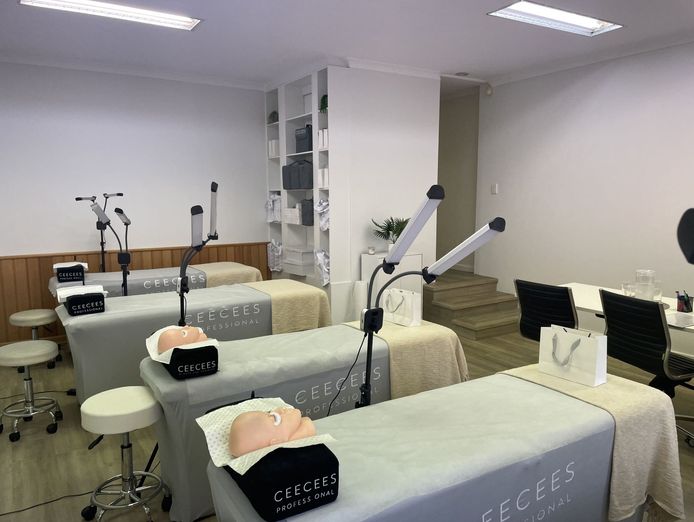 turnkey-opportunity-in-beauty-education-with-6-figure-income-stream-act-now-4