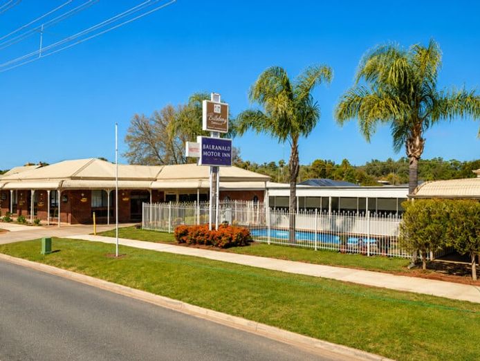 freehold-motel-amp-restaurant-investment-with-long-term-lease-2