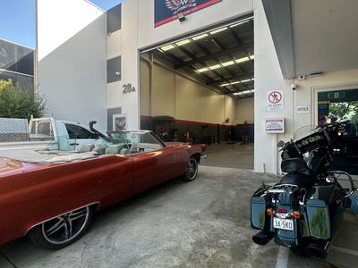 mechanic-automotive-workshop-4