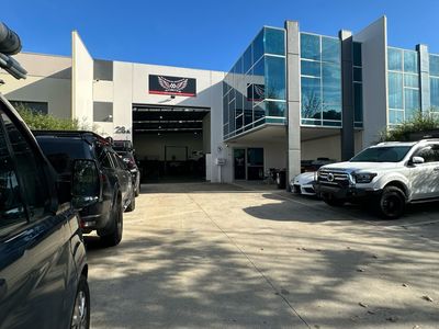 mechanic-automotive-workshop-5