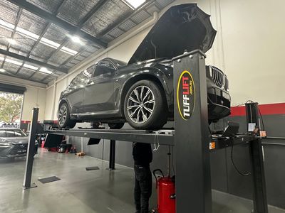 mechanic-automotive-workshop-3