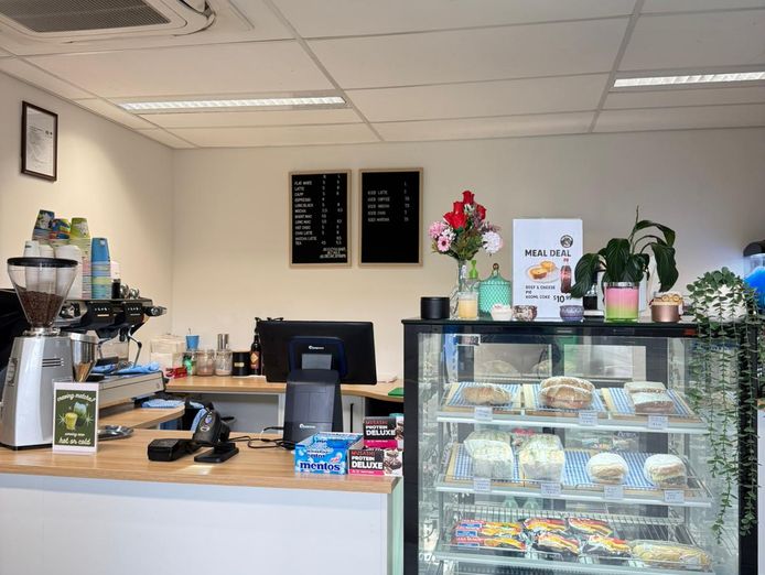 cafe-kiosk-convenience-store-6