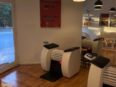 established-boutique-wellness-recovery-lymphatic-drainage-studio-8