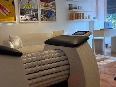 established-boutique-wellness-recovery-lymphatic-drainage-studio-4