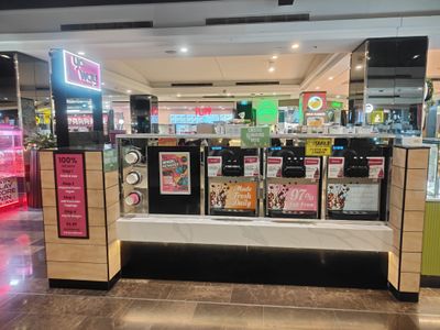 self-serve-frozen-yogurt-business-for-sale-westfield-parramatta-1