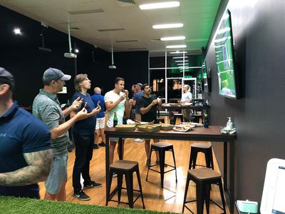 established-indoor-golf-simulator-and-entertainment-venue-0