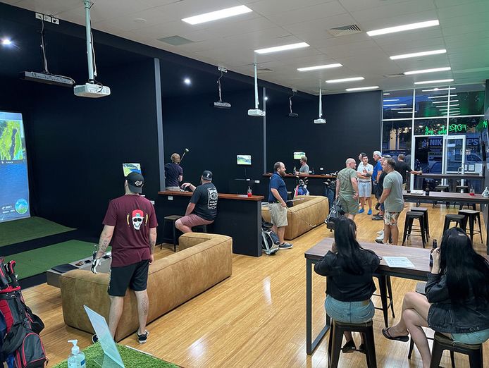 established-indoor-golf-simulator-and-entertainment-venue-4