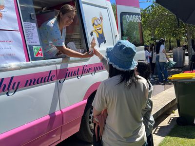 modern-electric-ice-cream-van-0