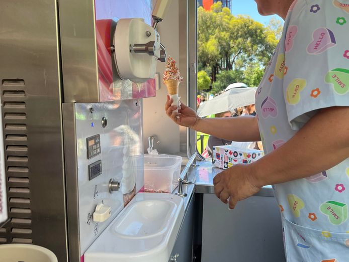 modern-electric-ice-cream-van-2
