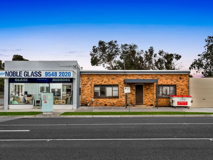 first-time-offered-in-over-35-years-noble-glass-freehold-0