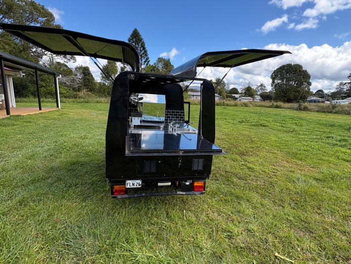 turnkey-mobile-cafe-brand-for-sale-byron-bay-2