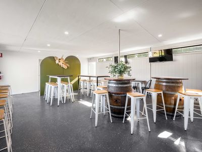 country-lifestyle-business-home-freehold-2