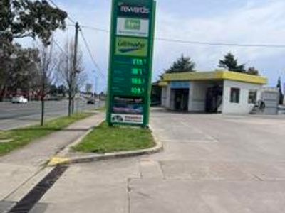 bp-service-station-fuel-lpg-0