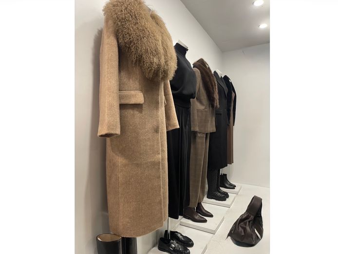 a-rare-opportunity-to-own-la-mode-first-time-ever-offered-for-sale-2