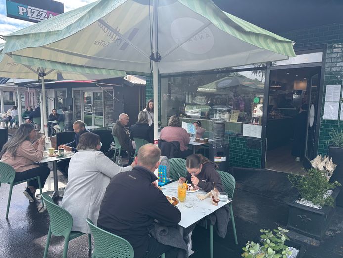 boutique-cafe-in-the-hills-for-sale-8