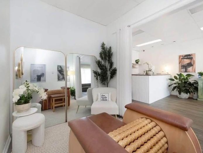 established-body-aesthetic-clinic-17-years-turnkey-opportunity-0