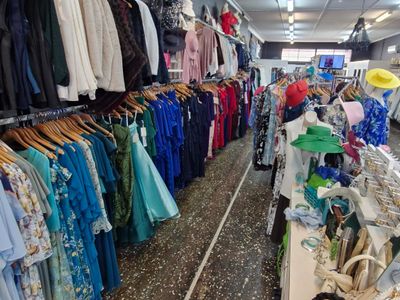leading-fashion-bridal-event-dressing-boutique-central-queensland-2