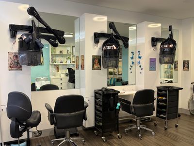 hairdressing-salon-operator-lease-and-operate-opportunity-1