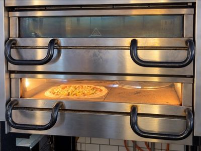 established-authentic-italian-pizzeria-lower-north-shore-5