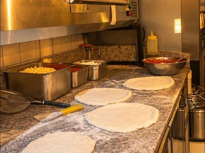 established-authentic-italian-pizzeria-lower-north-shore-1